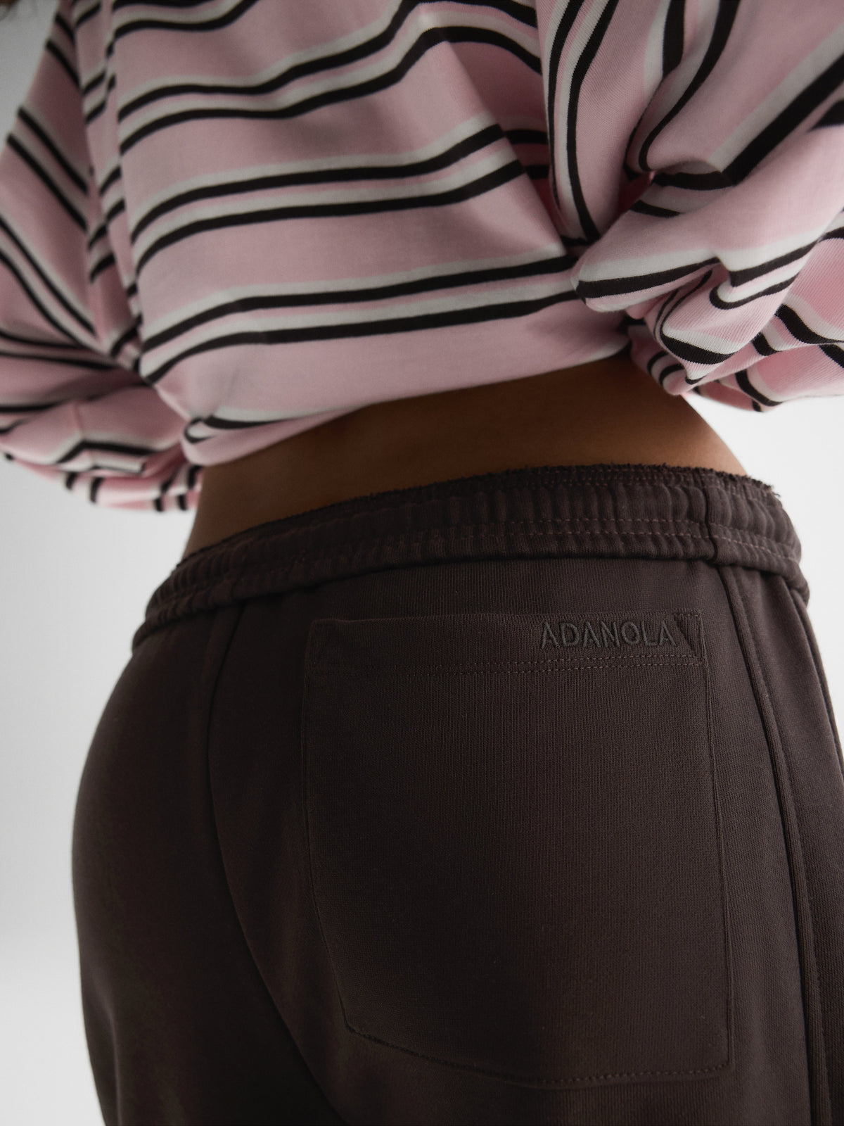 Branded Straight Leg Sweatpants - Coffee Bean